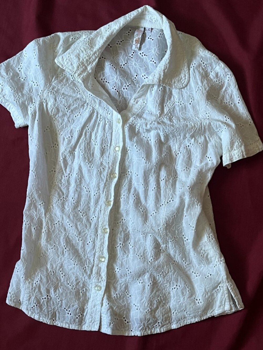 Beautiful White Eyelet 100% Cottton Blouse For Women size L Large V Neck